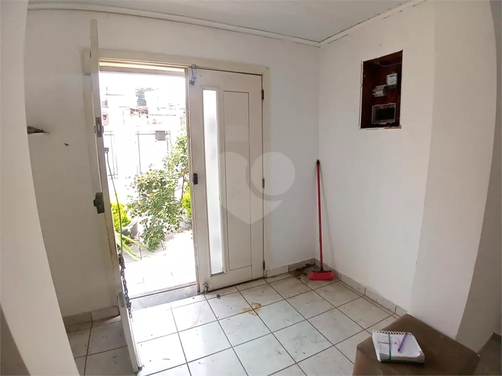 Casa à venda e aluguel com 3 quartos, 81m² - Foto 4