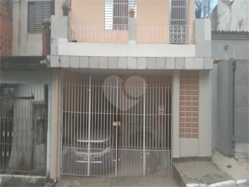 Sobrado à venda com 3 quartos, 100m² - Foto 1