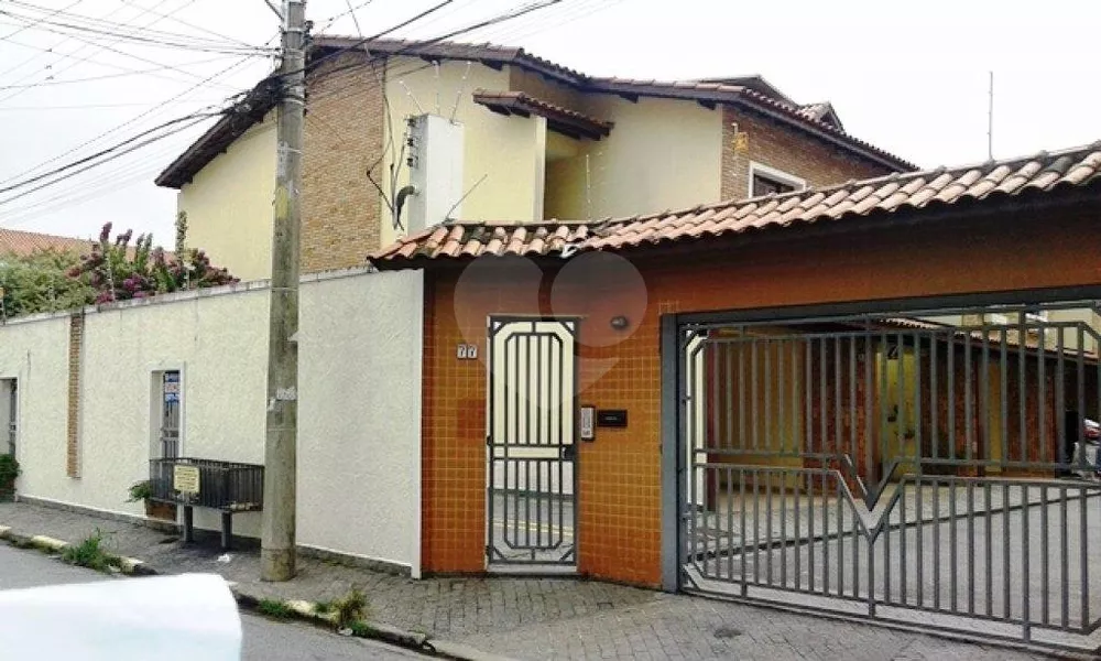 Casa de Condomínio à venda com 3 quartos, 197m² - Foto 2