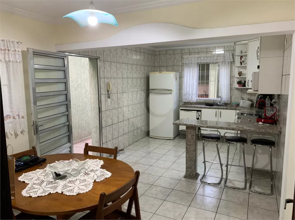 Casa à venda com 3 quartos, 170m² - Foto 2