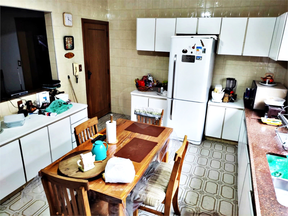 Sobrado à venda com 5 quartos, 335m² - Foto 1