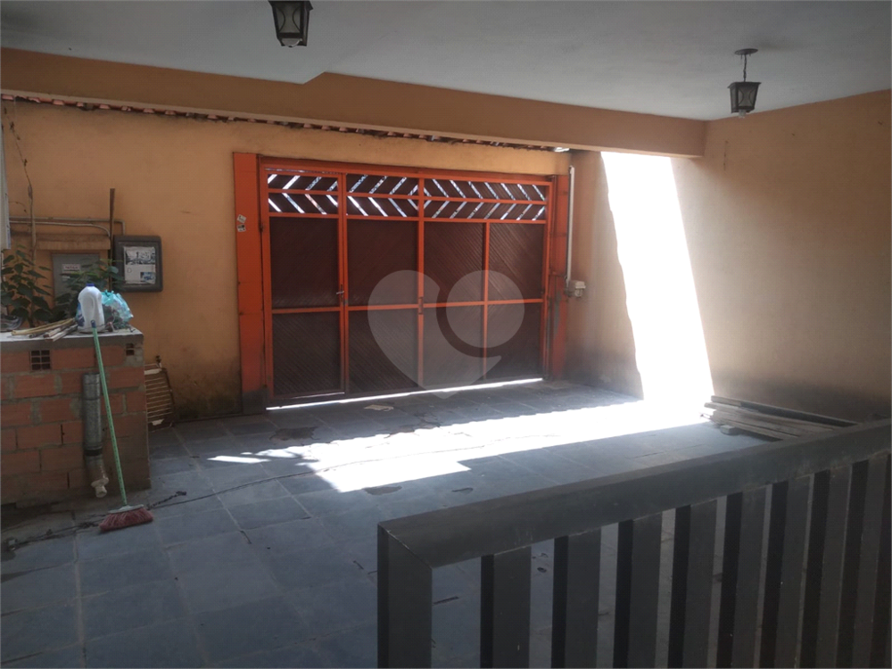 Sobrado à venda com 3 quartos, 192m² - Foto 2