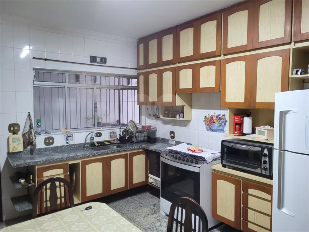 Sobrado à venda com 3 quartos, 200m² - Foto 4