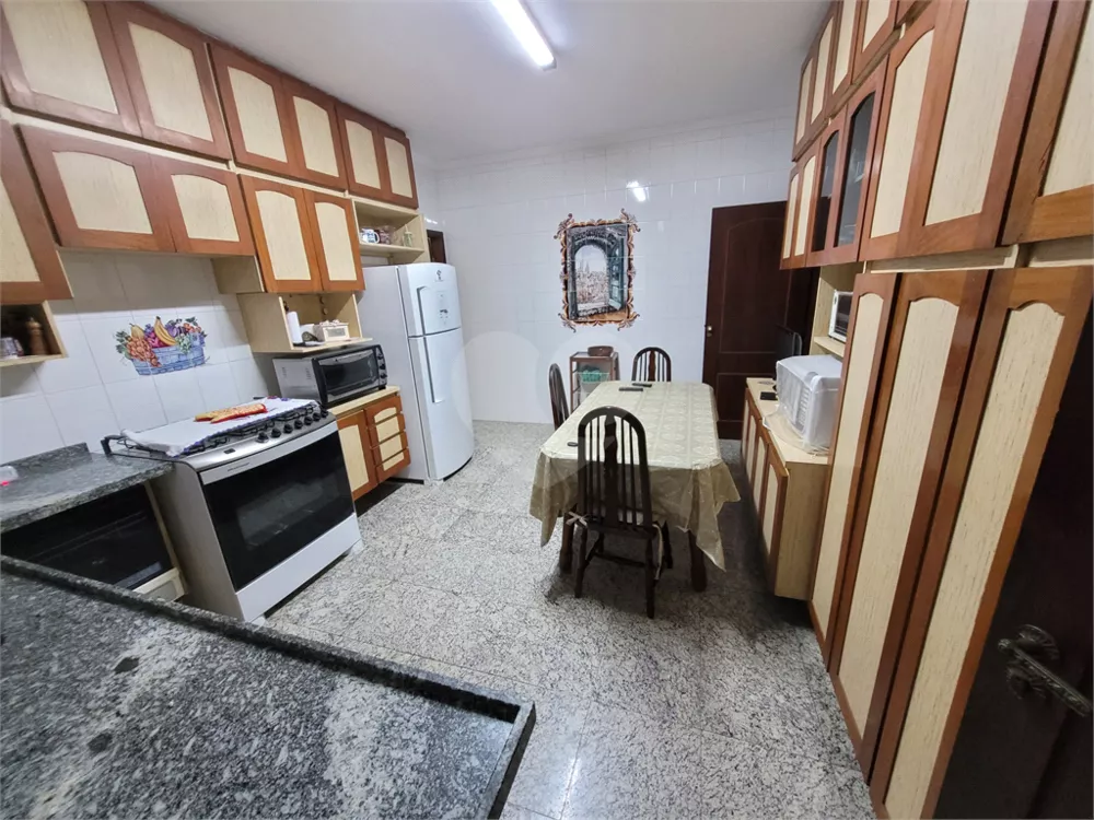 Sobrado à venda com 3 quartos, 200m² - Foto 3