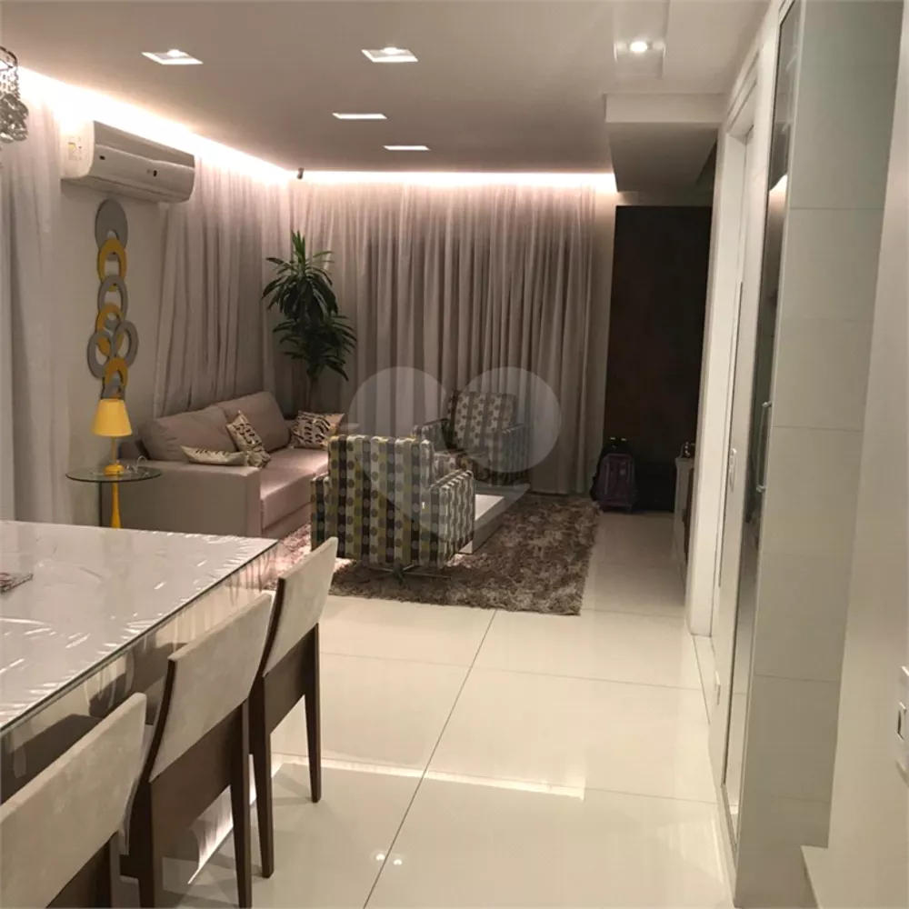 Apartamento à venda com 3 quartos, 234m² - Foto 3