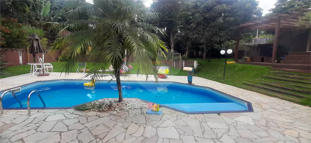 Casa de Condomínio à venda com 3 quartos, 445m² - Foto 2