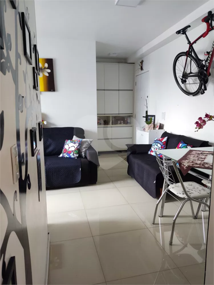 Apartamento à venda com 2 quartos, 50m² - Foto 3