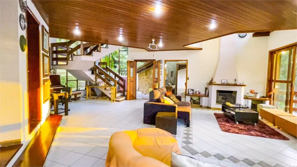 Casa de Condomínio à venda com 4 quartos, 320m² - Foto 4