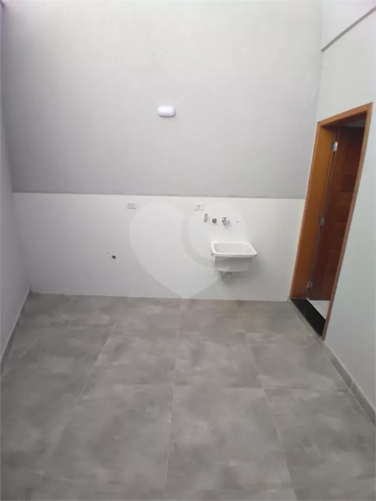 Casa à venda com 3 quartos, 100m² - Foto 4