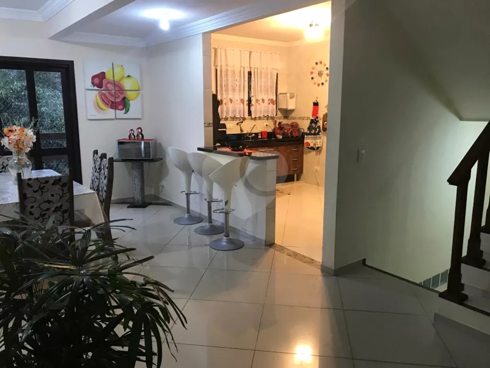 Casa de Condomínio à venda com 3 quartos, 290m² - Foto 2