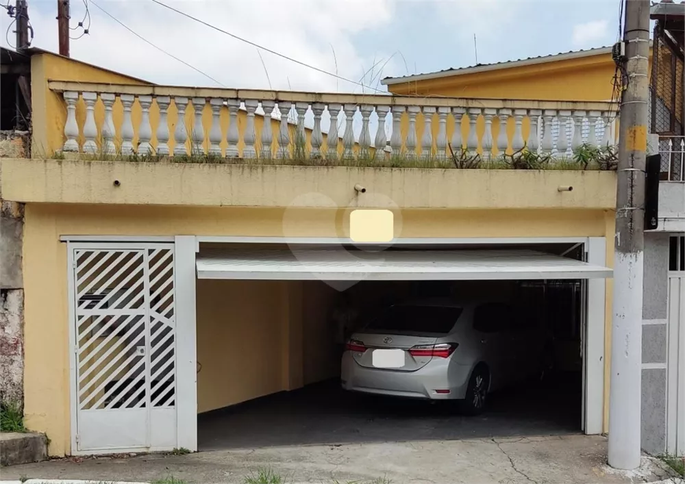 Sobrado à venda com 3 quartos, 230m² - Foto 1