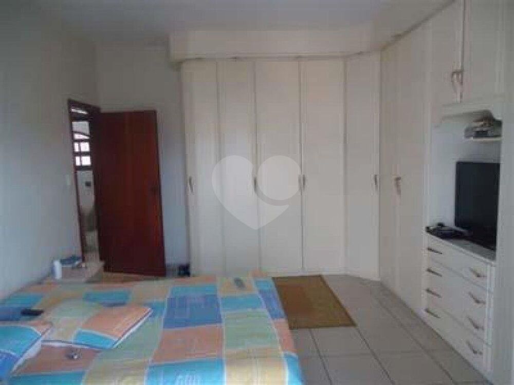 Sobrado à venda com 5 quartos, 250m² - Foto 12