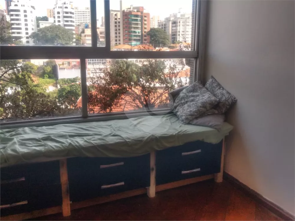 Apartamento à venda com 2 quartos, 68m² - Foto 2