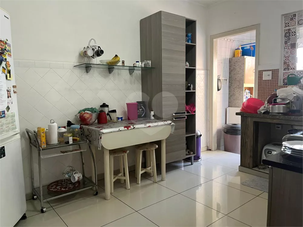 Apartamento à venda com 3 quartos, 95m² - Foto 2