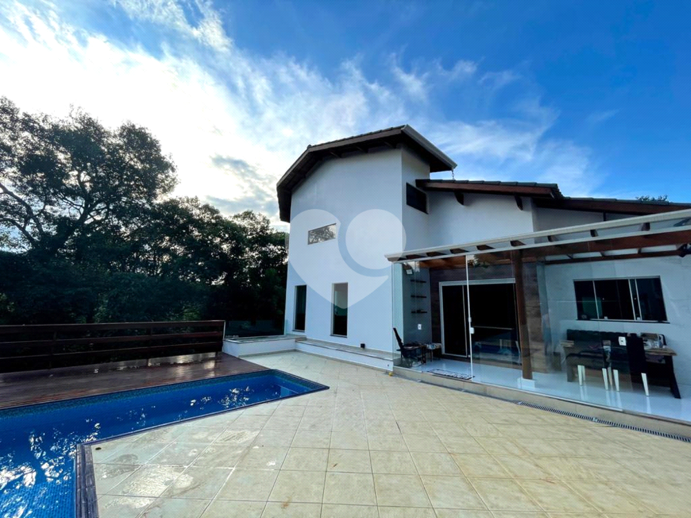 Casa de Condomínio à venda com 4 quartos, 232m² - Foto 3