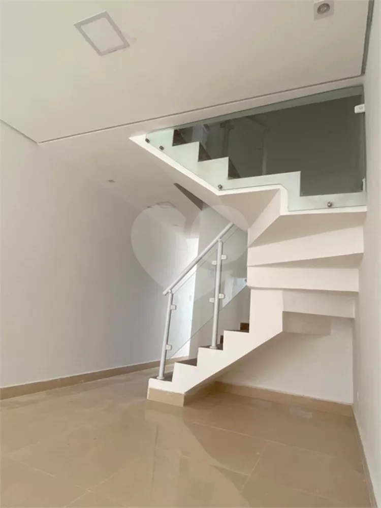 Sobrado à venda com 2 quartos, 60m² - Foto 3