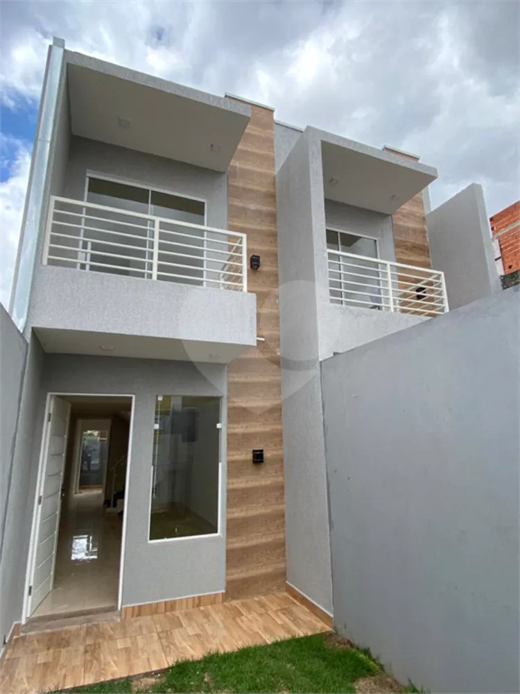 Sobrado à venda com 2 quartos, 60m² - Foto 1