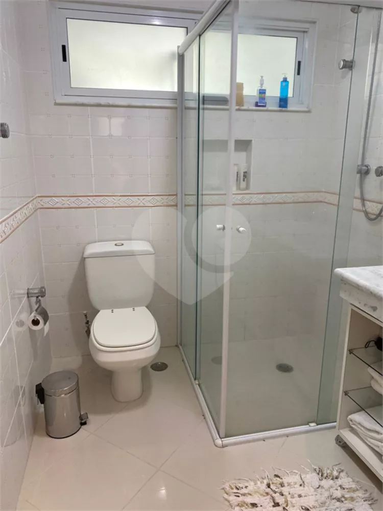 Apartamento à venda com 4 quartos, 240m² - Foto 2