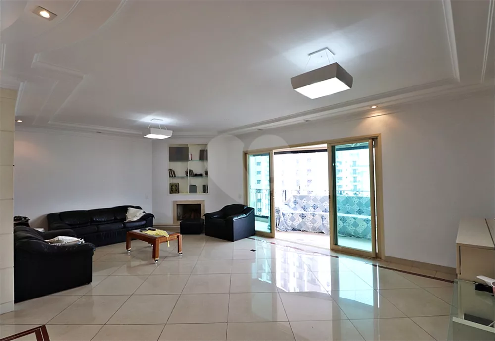 Apartamento à venda com 4 quartos, 220m² - Foto 4