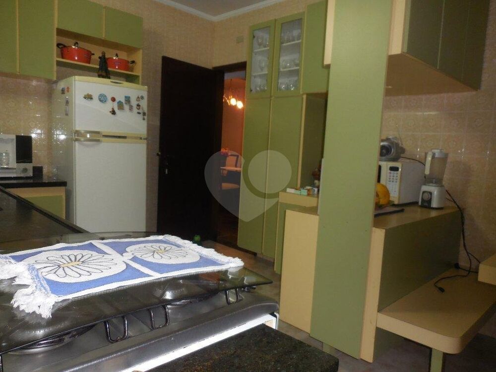 Casa à venda com 3 quartos, 304m² - Foto 2