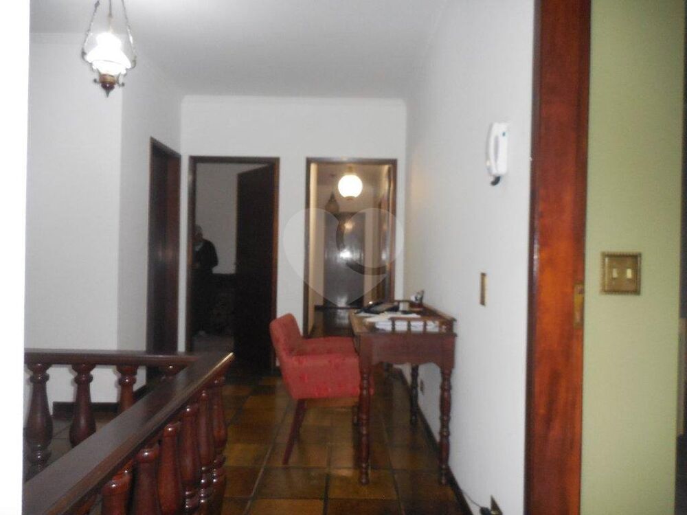 Casa à venda com 3 quartos, 304m² - Foto 4