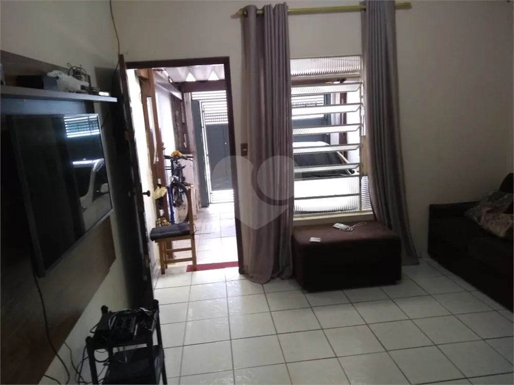 Casa à venda com 3 quartos, 81m² - Foto 2