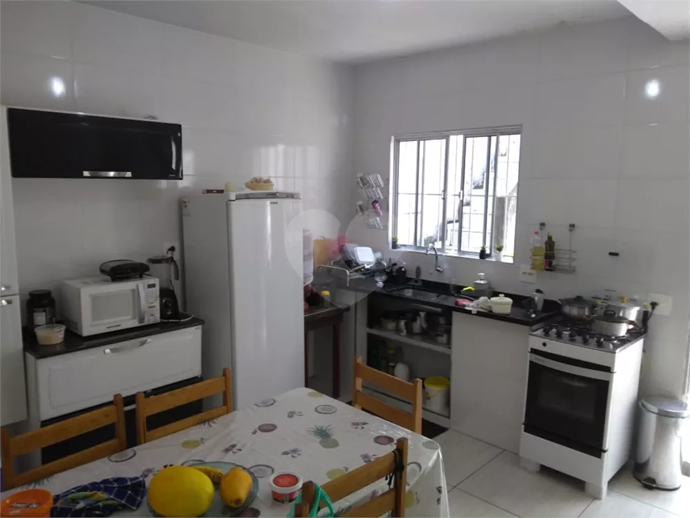 Casa à venda com 3 quartos, 81m² - Foto 3