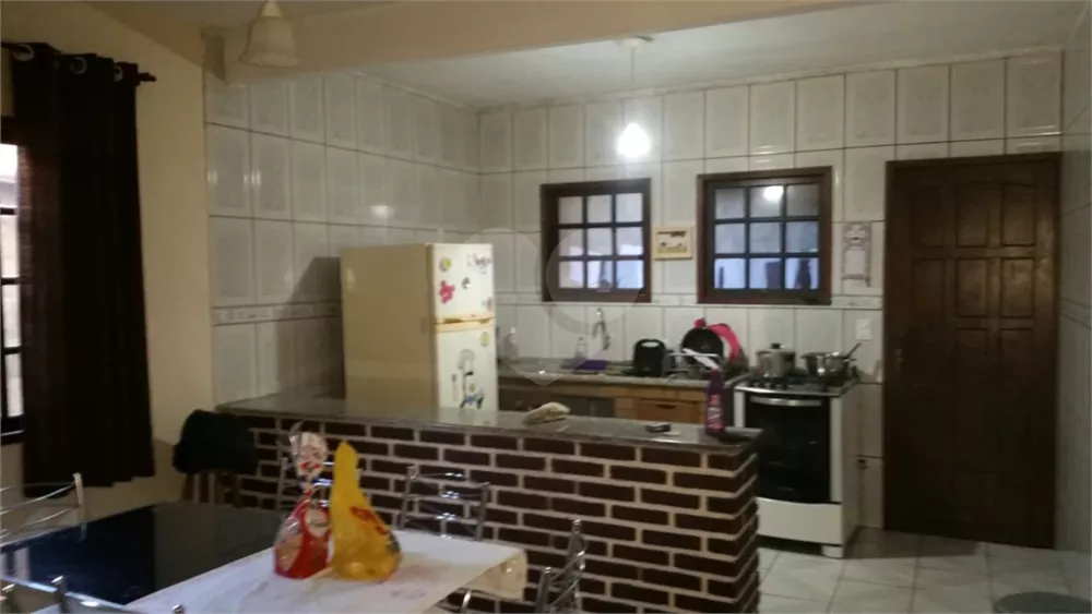 Sobrado à venda com 3 quartos, 234m² - Foto 1