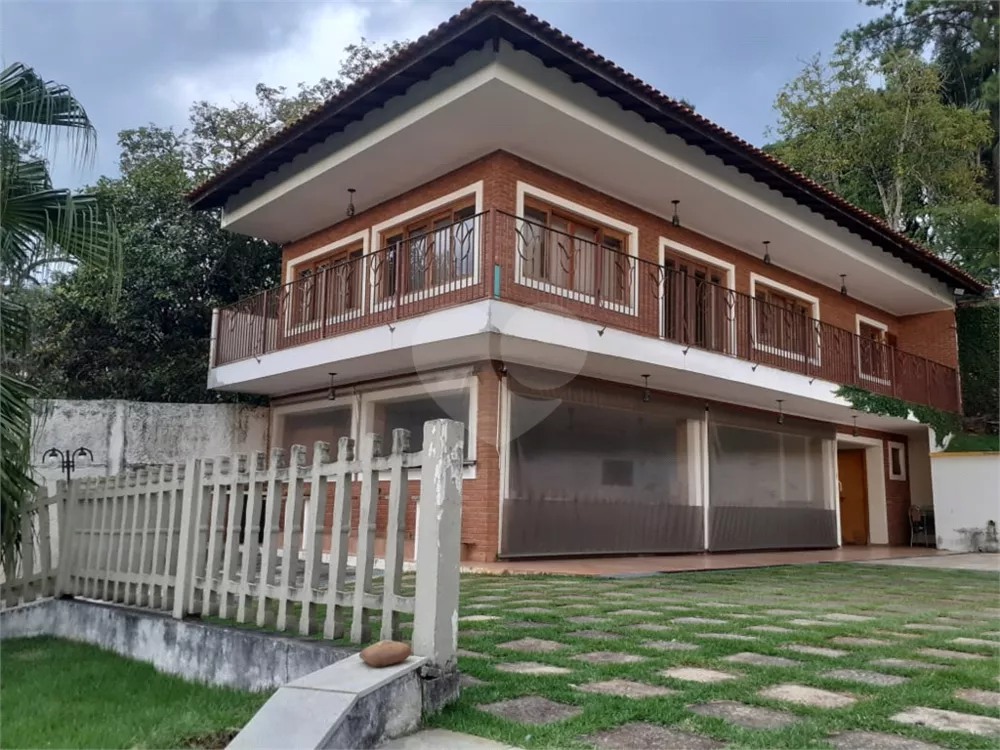 Casa à venda com 8 quartos, 800m² - Foto 1