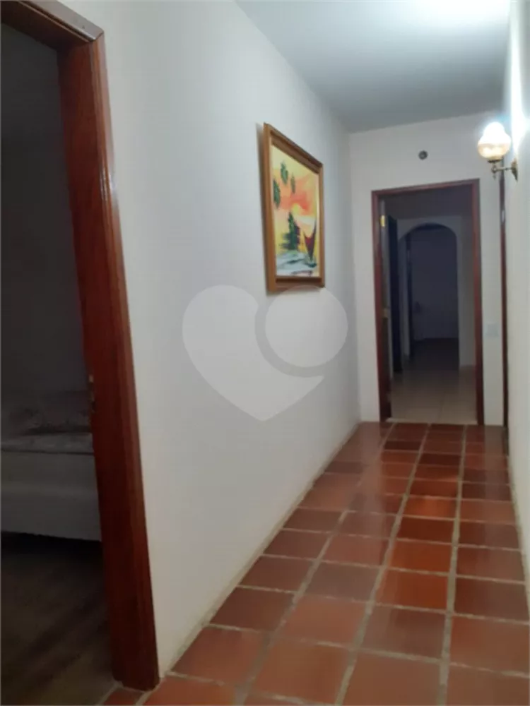 Casa à venda com 8 quartos, 800m² - Foto 20