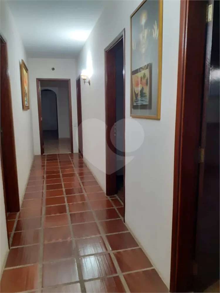 Casa à venda com 8 quartos, 800m² - Foto 24