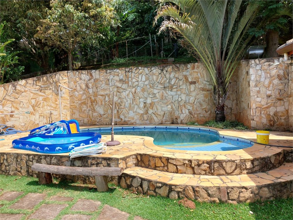 Casa à venda com 3 quartos, 260m² - Foto 1