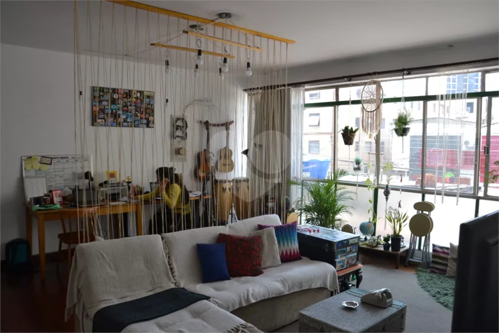 Apartamento à venda com 3 quartos, 125m² - Foto 1