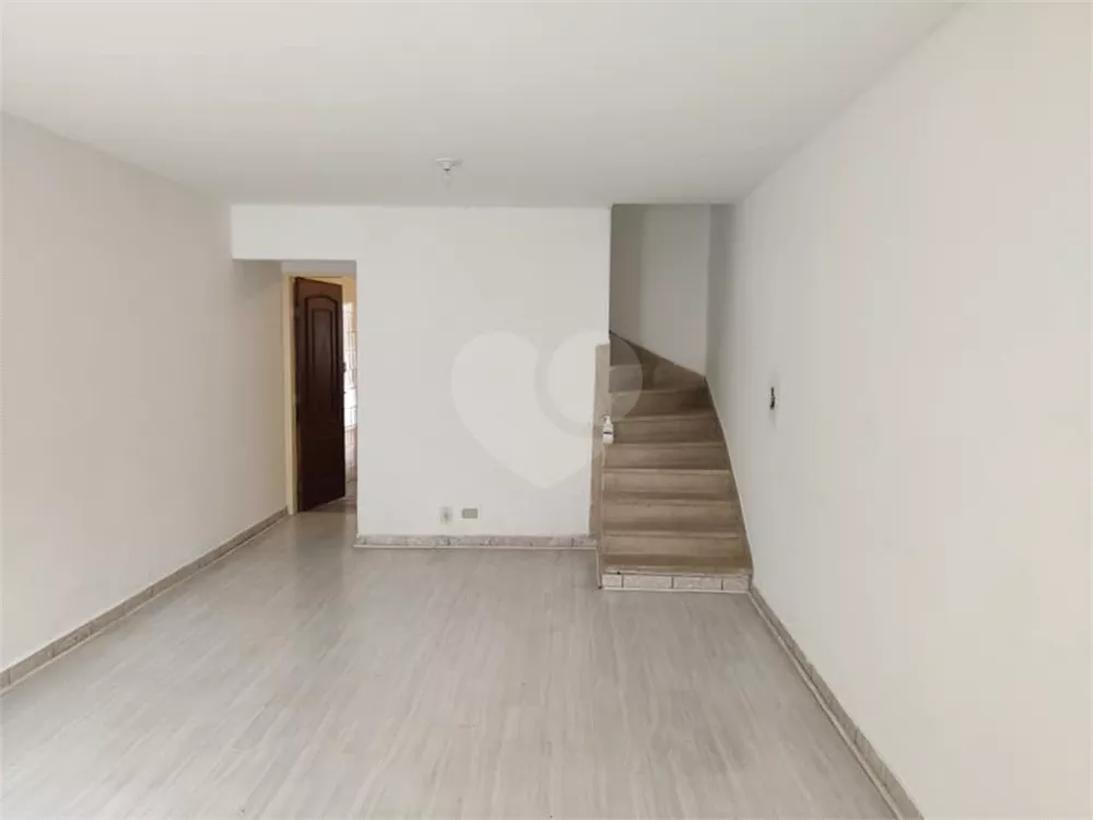 Sobrado à venda com 2 quartos, 80m² - Foto 2