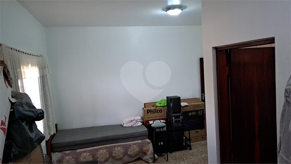 Casa à venda com 3 quartos, 242m² - Foto 3