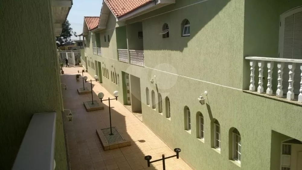 Casa de Condomínio à venda com 3 quartos, 227m² - Foto 1