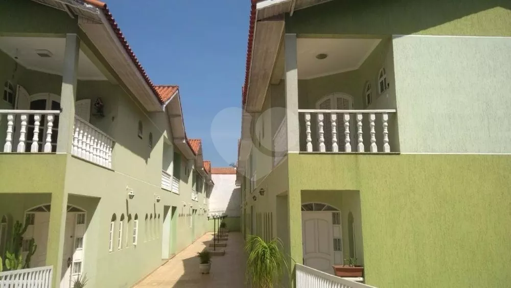 Casa de Condomínio à venda com 3 quartos, 227m² - Foto 2