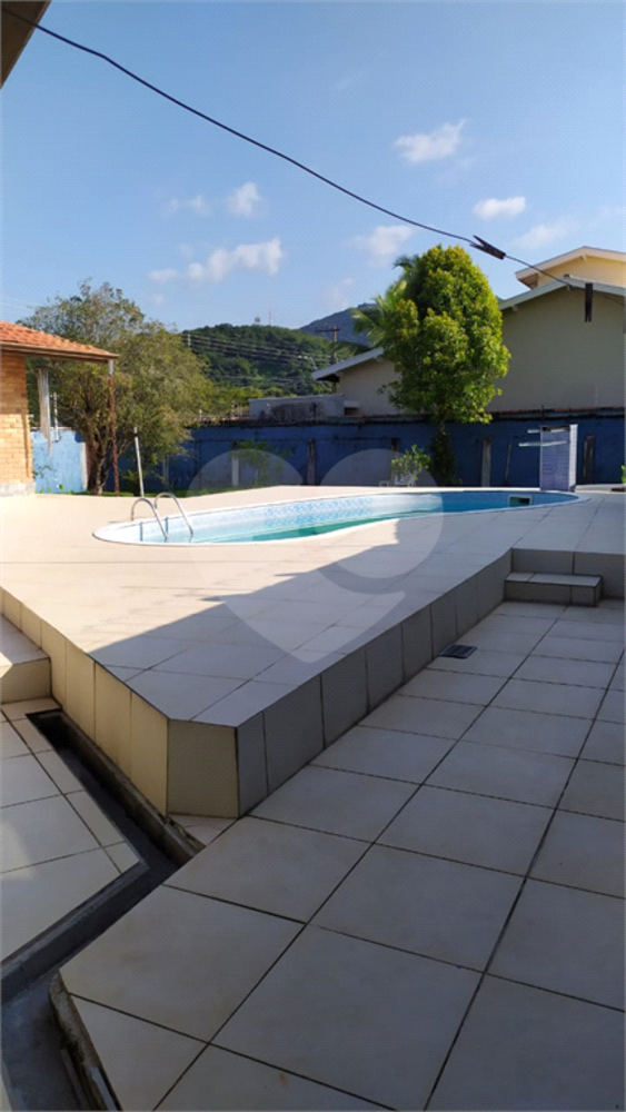 Casa à venda com 3 quartos, 230m² - Foto 9