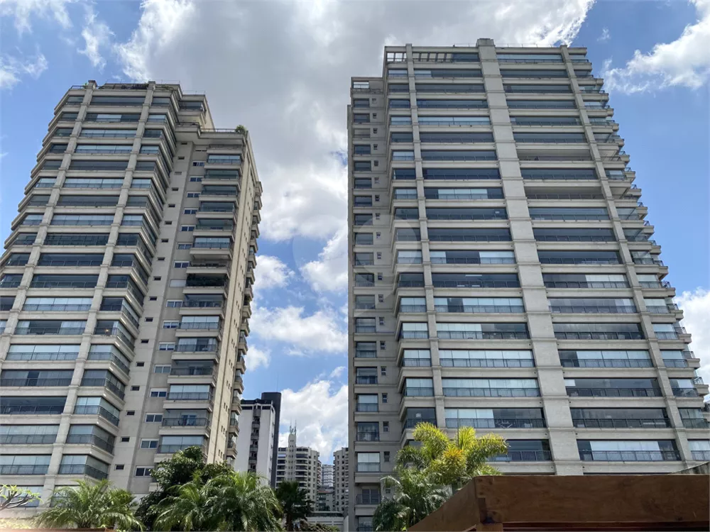 Apartamento à venda com 4 quartos, 298m² - Foto 1