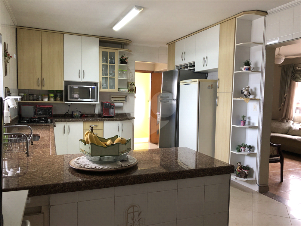 Sobrado à venda com 3 quartos, 220m² - Foto 3