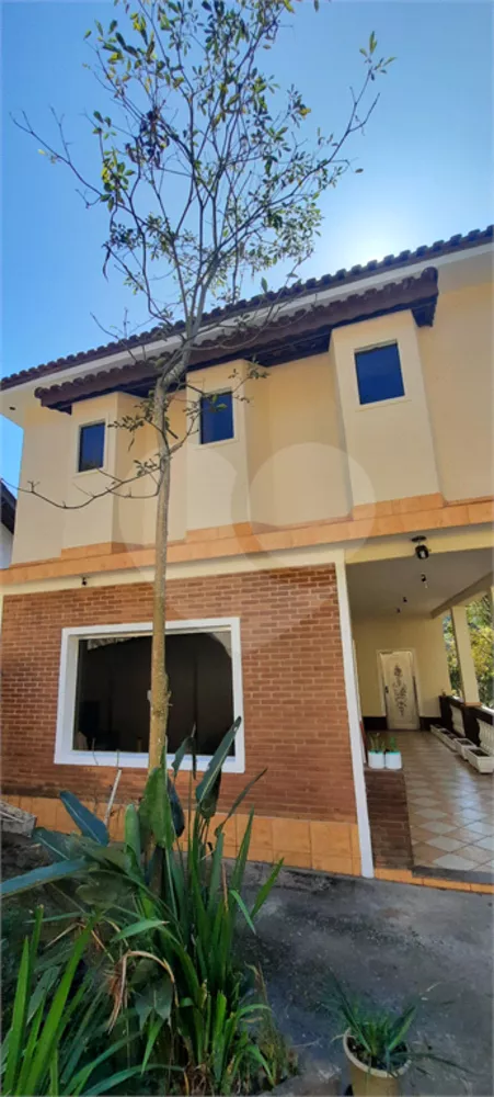 Casa de Condomínio à venda com 3 quartos, 253m² - Foto 2