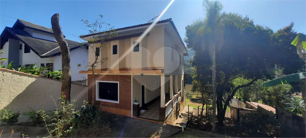 Casa de Condomínio à venda com 3 quartos, 253m² - Foto 1