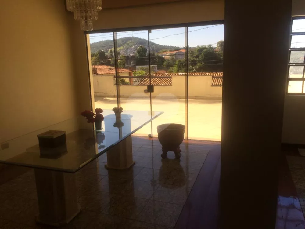 Sobrado à venda com 4 quartos, 370m² - Foto 2