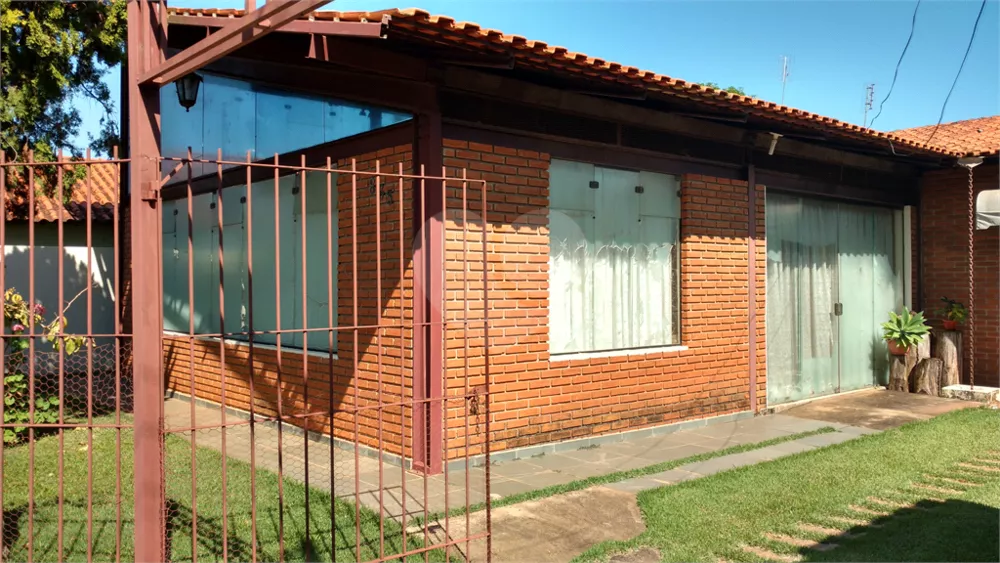 Casa à venda com 1 quarto, 278m² - Foto 1