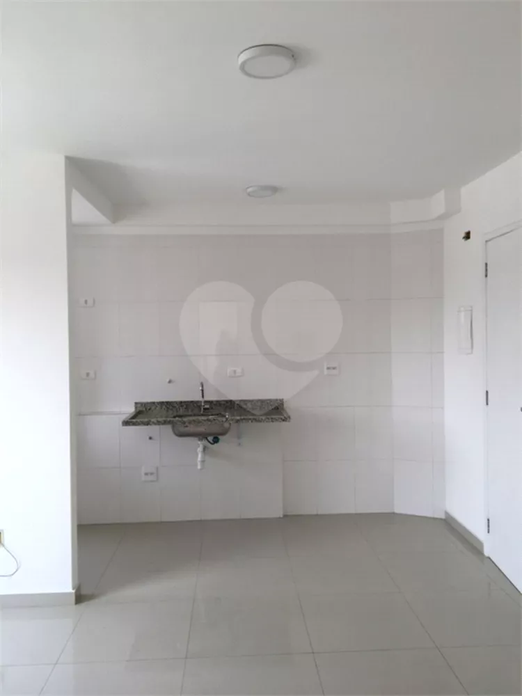 Apartamento à venda com 2 quartos, 42m² - Foto 2