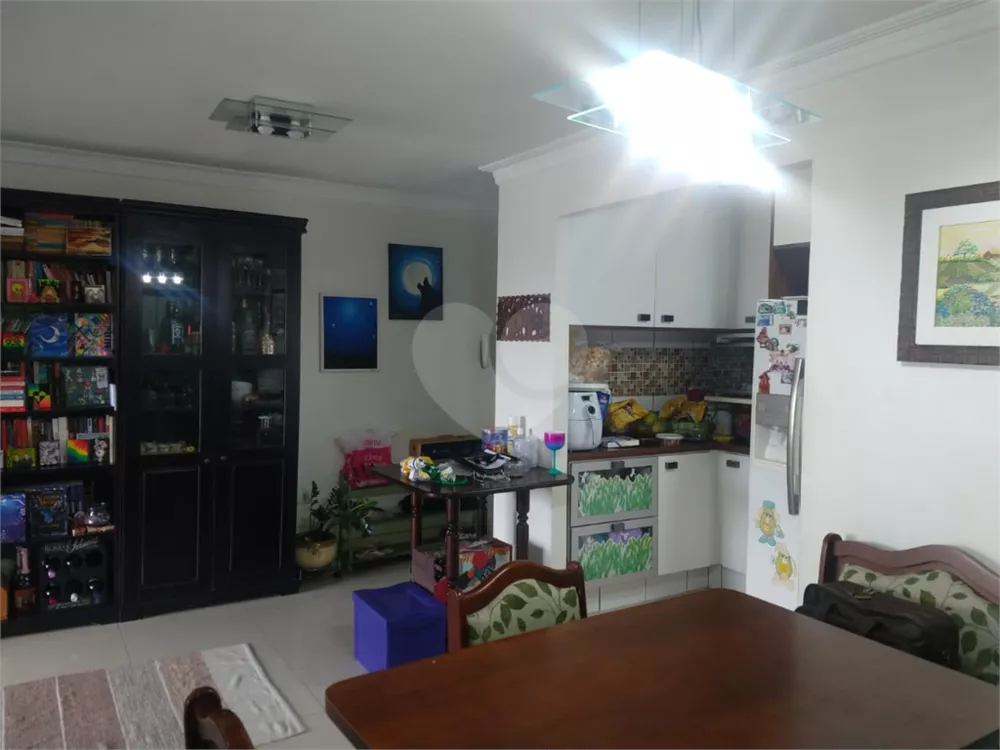 Apartamento à venda com 3 quartos, 80m² - Foto 2