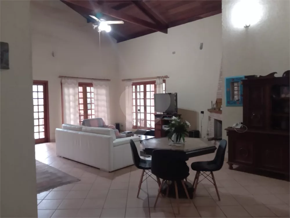 Casa de Condomínio à venda com 3 quartos, 264m² - Foto 3