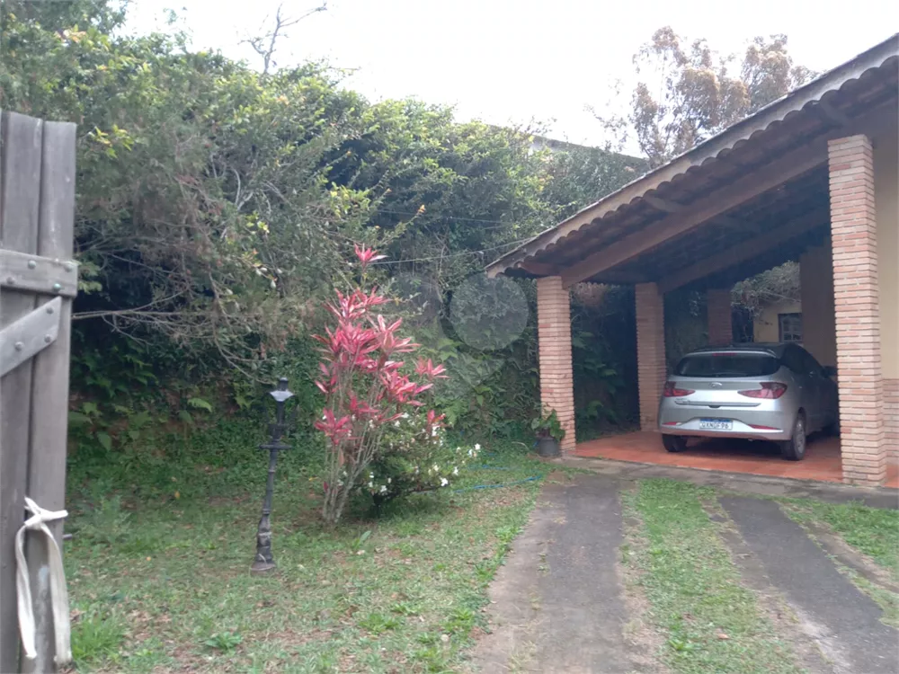 Casa de Condomínio à venda com 3 quartos, 264m² - Foto 2