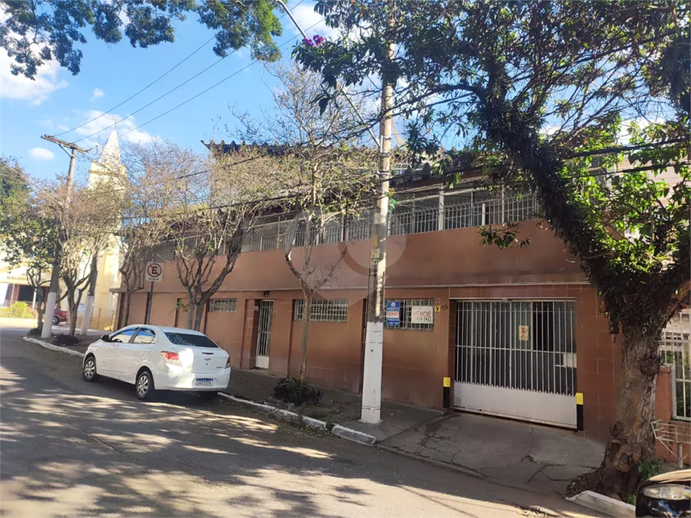 Sobrado à venda com 2 quartos, 320m² - Foto 1