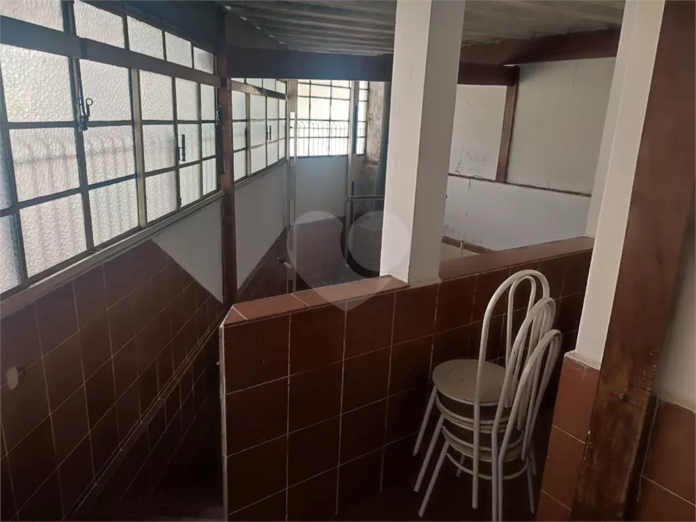 Sobrado à venda com 2 quartos, 320m² - Foto 15